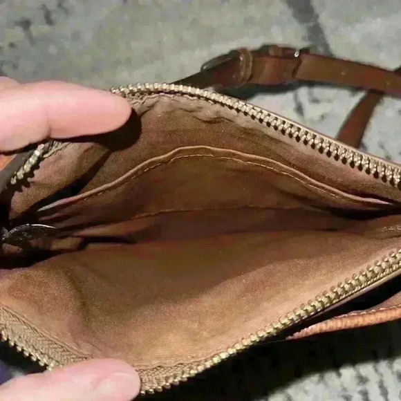 Coach Kitt Messenger Crossbody In Color block Signature Canvas 41321 - Picture 5 of 7